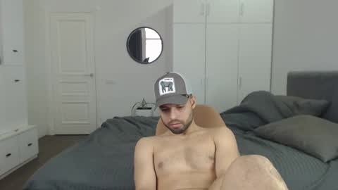 onebestlover online show from February 2025 11:52:01 AM