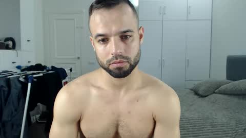 onebestlover online show from December 2025 05:45:02 AM