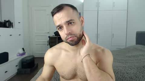 onebestlover online show from April 2026 07:35:01 AM