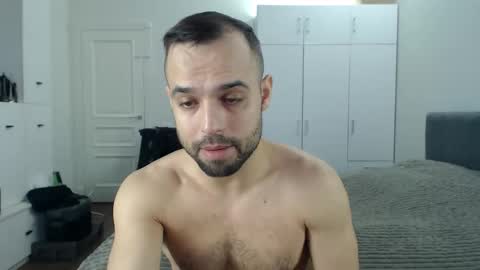 onebestlover online show from April 2026 07:47:01 AM