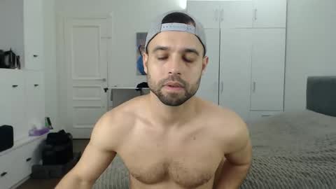 onebestlover online show from May 2026 08:11:01 AM