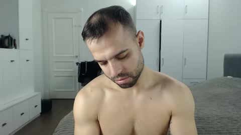 onebestlover online show from May 2026 08:08:02 AM
