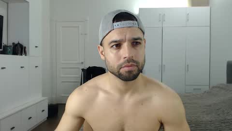 onebestlover online show from May 2026 07:36:02 AM
