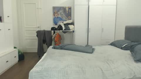 onebestlover online show from June 2026 08:37:02 AM
