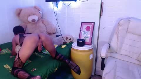 Snapshot of onebigloadxxx chatting on March 2025 04:25:01 PM Wyn Will serve you and be your slave online show from March 2025 04:25:01 PM