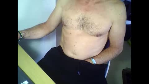 Snapshot of oneeedge chatting on February 2026 11:00:02 AM Edge online show from February 2026 11:00:02 AM