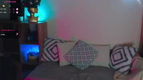 Snapshot of onehotbigass chatting on November 2025 10:11:02 PM ONLINE online show from November 2025 10:11:02 PM