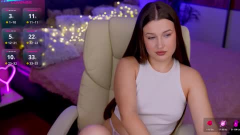 L A Y A online show from November 2025 09:37:02 PM