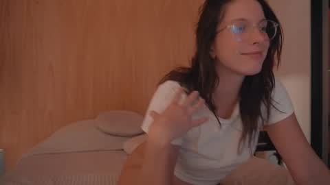 Ariel online show from December 2024 08:07:02 PM