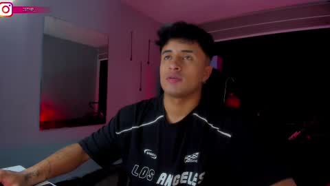 Snapshot of onemore_cum chatting on February 2025 02:38:01 AM YIN MIGUEL online show from February 2025 02:38:01 AM