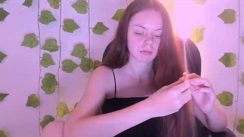 only_sarah1 online show from December 2025 09:09:01 PM