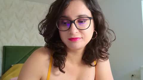 onlyella92_ online show from October 2025 08:14:01 AM