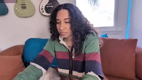 Snapshot of onlystrings chatting on February 2026 10:35:02 PM Duo online show from February 2026 10:35:02 PM