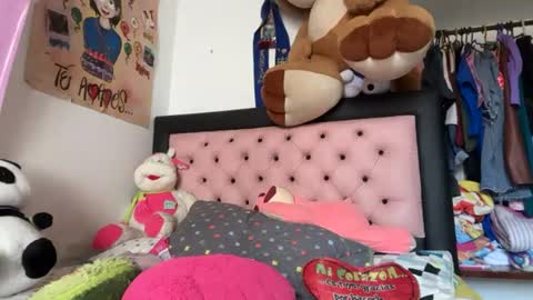 PAREJA LATINA JOVEN MUY CACHONDOS online show from June 2026 07:15:01 PM