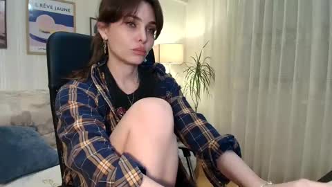 Snapshot of ophelia_blue chatting on January 2026 05:40:01 PM ophelia blue online show from January 2026 05:40:01 PM