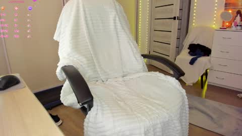 Ophelia online show from April 2026 05:27:02 AM