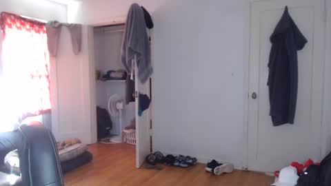 Snapshot of oregon87 chatting on February 2025 10:09:02 PM The Oregon Lumberjack online show from February 2025 10:09:02 PM