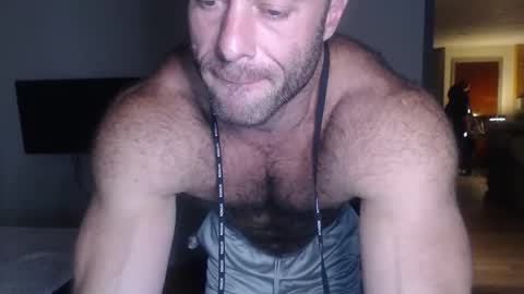 Snapshot of oregon87 chatting on November 2025 02:14:01 AM The Oregon Lumberjack online show from November 2025 02:14:01 AM