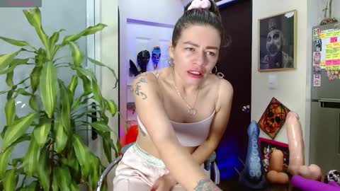 Oriana online show from October 2025 10:38:01 AM