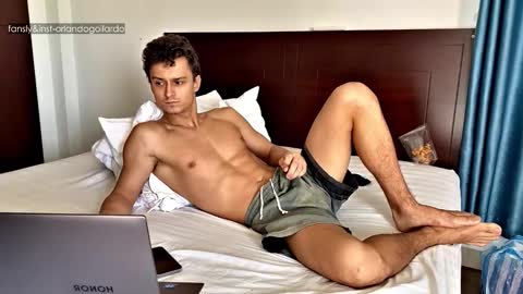 Snapshot of orlando__bloom chatting on October 2025 01:06:02 AM Fansly and Instagram - online show from October 2025 01:06:02 AM