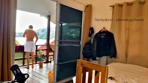 Snapshot of orlando__bloom chatting on December 2025 07:03:01 AM Fansly and Instagram - online show from December 2025 07:03:01 AM