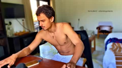 Snapshot of orlando__bloom chatting on January 2026 05:21:02 AM Fansly and Instagram - online show from January 2026 05:21:02 AM