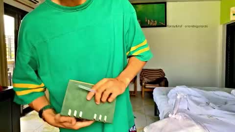 Snapshot of orlando__bloom chatting on January 2026 05:12:02 AM Fansly and Instagram - online show from January 2026 05:12:02 AM