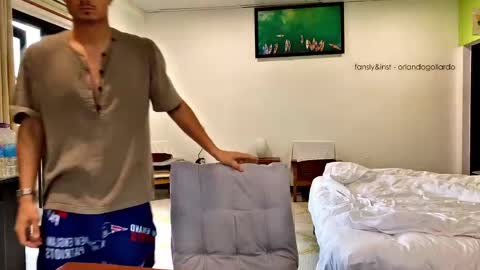 Snapshot of orlando__bloom chatting on February 2026 07:51:02 AM Fansly and Instagram - online show from February 2026 07:51:02 AM