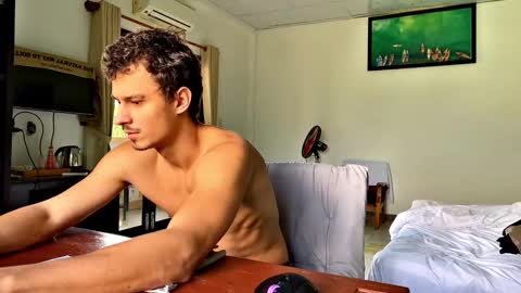 Snapshot of orlando__bloom chatting on February 2026 07:34:01 AM Fansly and Instagram - online show from February 2026 07:34:01 AM