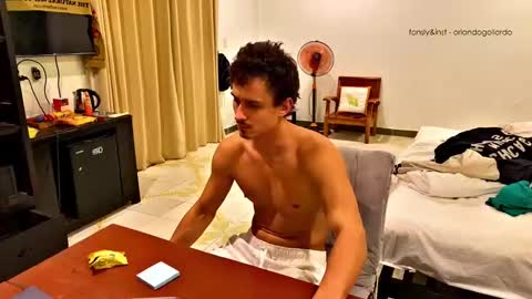 Snapshot of orlando__bloom chatting on February 2026 03:05:02 PM Fansly and Instagram - online show from February 2026 03:05:02 PM