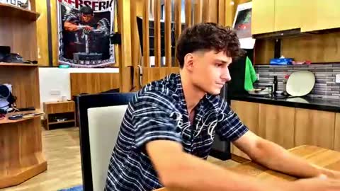 Snapshot of orlando__bloom chatting on June 2026 09:48:02 AM Fansly and Instagram - online show from June 2026 09:48:02 AM