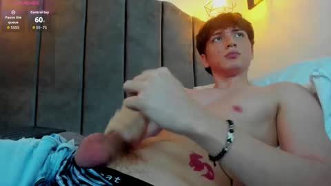 Snapshot of oscar_fox_ chatting on September 2025 03:51:01 AM Oscar online show from September 2025 03:51:01 AM