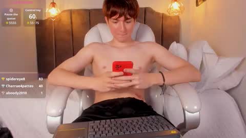 Snapshot of oscar_fox_ chatting on September 2025 01:40:01 AM Oscar online show from September 2025 01:40:01 AM