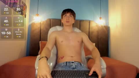 Snapshot of oscar_fox_ chatting on November 2025 04:34:02 AM Oscar online show from November 2025 04:34:02 AM