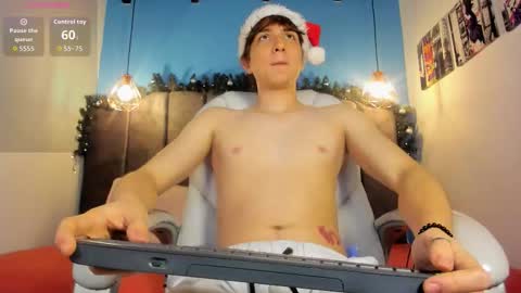 Snapshot of oscar_fox_ chatting on December 2025 02:52:02 AM Oscar online show from December 2025 02:52:02 AM