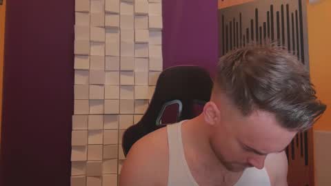 Oscar Steel Savage online show from March 2025 08:05:02 PM