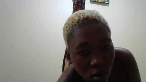 oshee444 online show from April 2026 10:35:02 AM