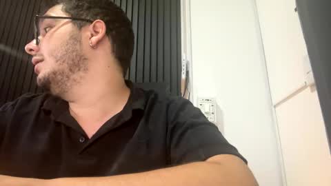 Snapshot of osomalicioso chatting on November 2025 04:56:01 AM juan online show from November 2025 04:56:01 AM