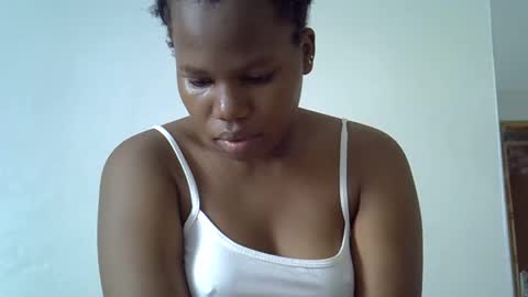 osoprettyebony online show from October 2025 11:41:02 AM