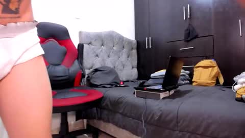 Snapshot of ostensalvatore chatting on October 2025 02:08:02 AM Leyder online show from October 2025 02:08:02 AM