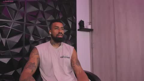 Ostin Daniels online show from May 2026 01:33:01 AM