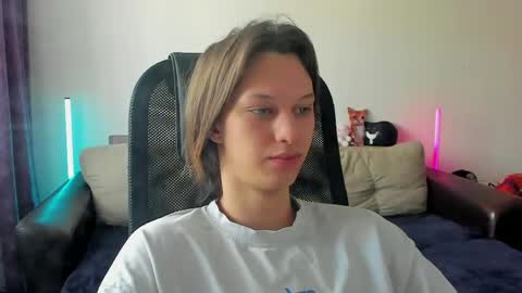 Ostin online show from May 2026 05:03:02 AM