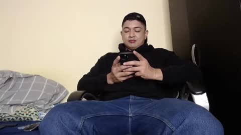 Snapshot of otto_stud chatting on January 2025 03:59:02 AM otto_stud online show from January 2025 03:59:02 AM