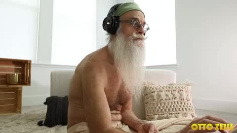 Snapshot of ottozeus chatting on April 2026 11:24:02 PM Otto Zeus online show from April 2026 11:24:02 PM