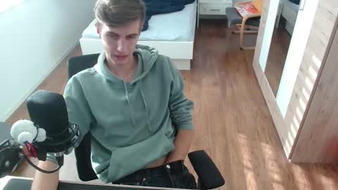 Snapshot of overkneebabe chatting on November 2025 12:34:01 PM OverkneeBabe online show from November 2025 12:34:01 PM