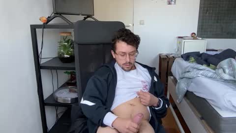 Snapshot of ovidius96 chatting on December 2025 10:35:01 AM ovidius96 online show from December 2025 10:35:01 AM