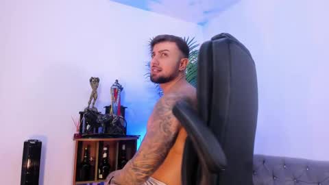 Maximus Owen online show from October 2025 11:27:02 PM