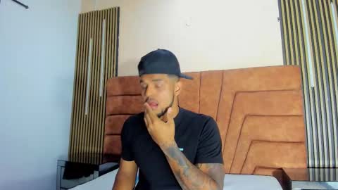 Snapshot of owenn_leee chatting on December 2025 03:29:02 PM OWEN online show from December 2025 03:29:02 PM