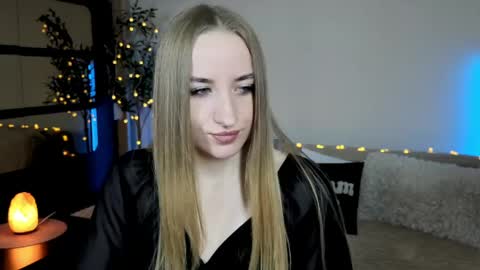 Oxy Foxie online show from May 2026 06:36:01 PM