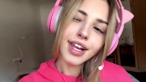 Snapshot of ozellagranville chatting on February 2026 10:25:02 AM Eva online show from February 2026 10:25:02 AM